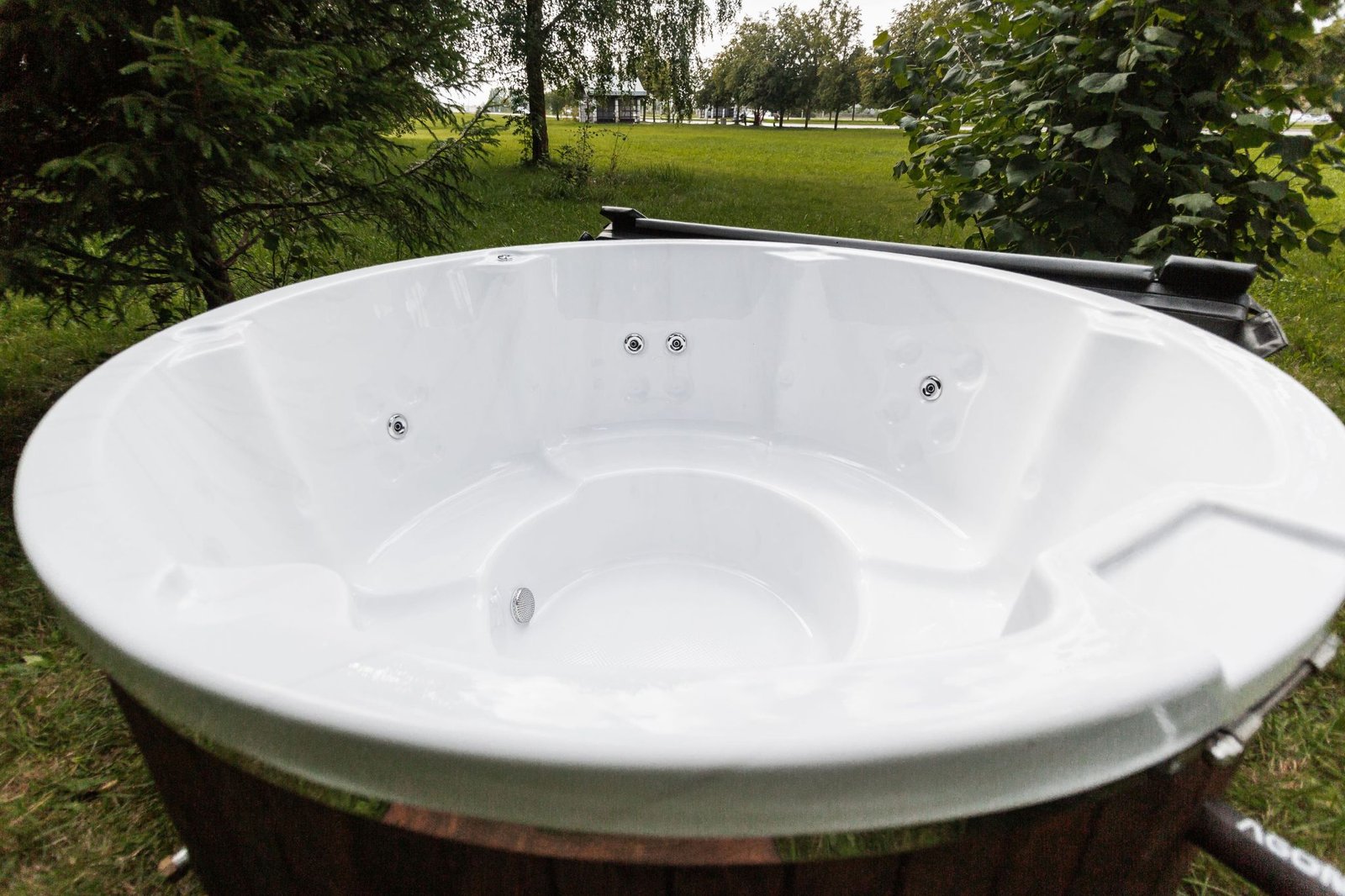 Round hot tub (external heater) – Spruce wood - 17